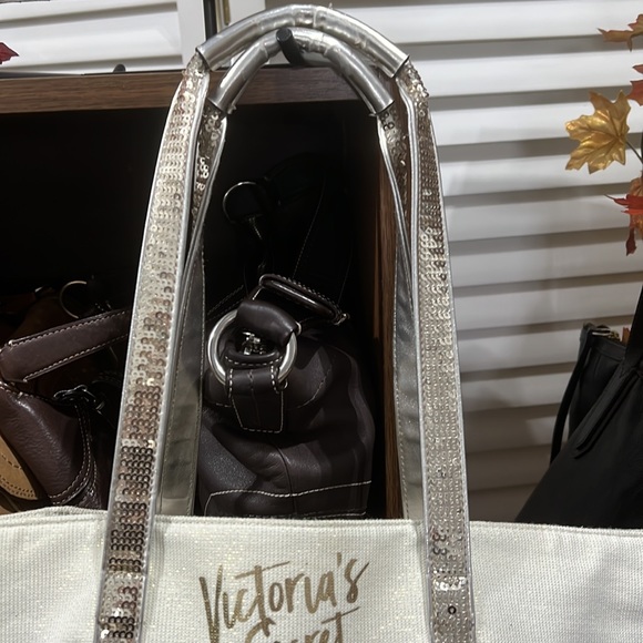 Cute Sequinned Victorias Secret Tote - Picture 5 of 7